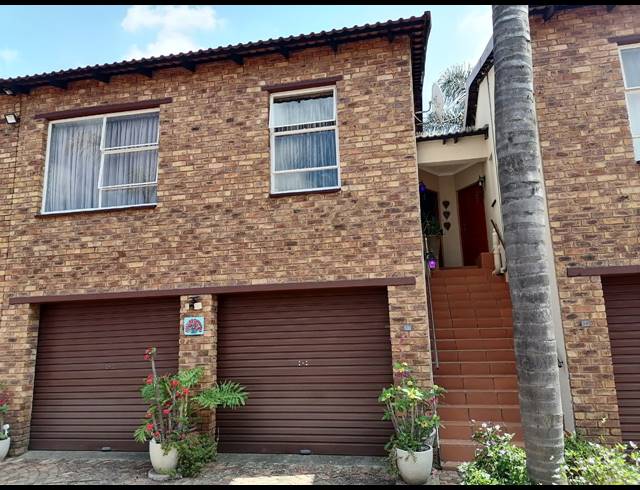 2 BEDROOM TOWNHOUSE FOR SALE IN GLEN MARAIS